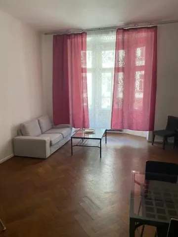 Large 3 Bedroom Family Apartment Close To The River Prague