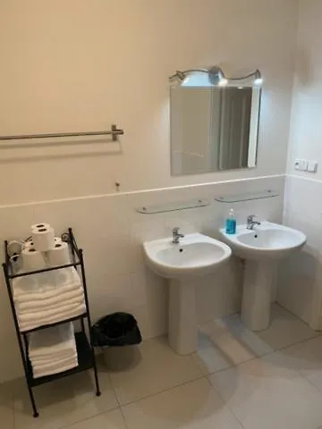 Large 3 Bedroom Family Apartment Close To The River Prague
